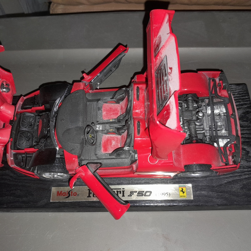 Red Ferrari F50 Model Car